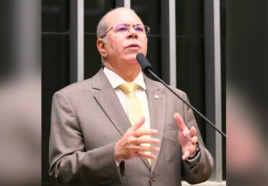 Desvios do Fundeb de Vargem Grande é denunciado na tribuna da Câmara pelo deputado Hildo Rocha