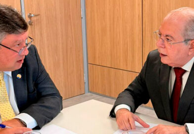 Água, drenagem e esgoto tratado foram temas da reunião de Hildo Rocha com Flávio Gomes, diretor de saneamento ambiental