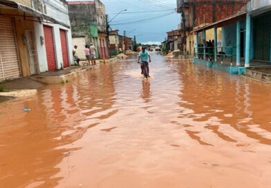 Após chuva, nível do Rio Tocantins sobe e deixa famílias em alerta em Imperatriz
