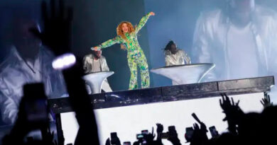 Mais de 2 milhões de pessoas assistem ao show de Shakira em Copacabana