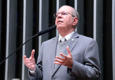 Atins, eleita a melhor praia do Brasil, é destacada na Câmara pelo deputado Hildo Rocha