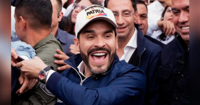 Candidato de direita La Espriella vence disputa acirrada na Colômbia