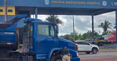 PRF recupera caminhão furtado e prende condutor por receptação no Maranhão